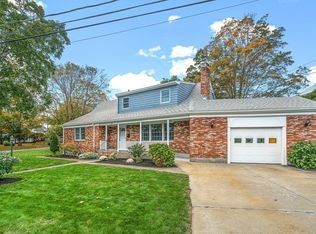 27 S Gtwy, Winchester, MA 01890