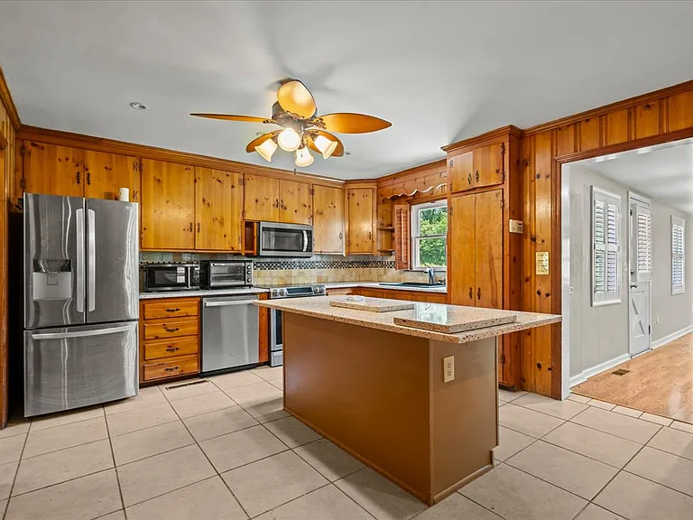 726 Wisteria Dr — Photo 15