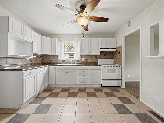 5th image of 1435 Lanewood Dr