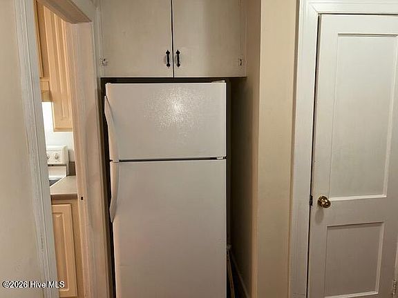 5th image of 704 E 3rd St APT B