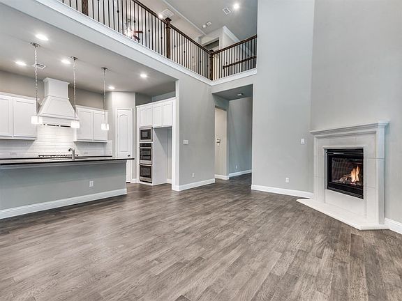 2nd image of 3453 Begonia Ln