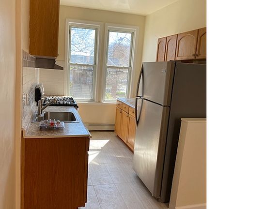 4th image of 760 Olmstead Ave