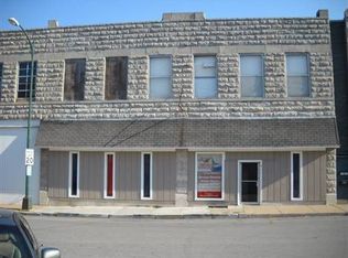 211 W 3rd St, Carthage, MO 64836