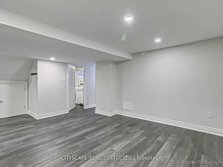 176 Wellesworth Dr #BASEMENT — Photo 12