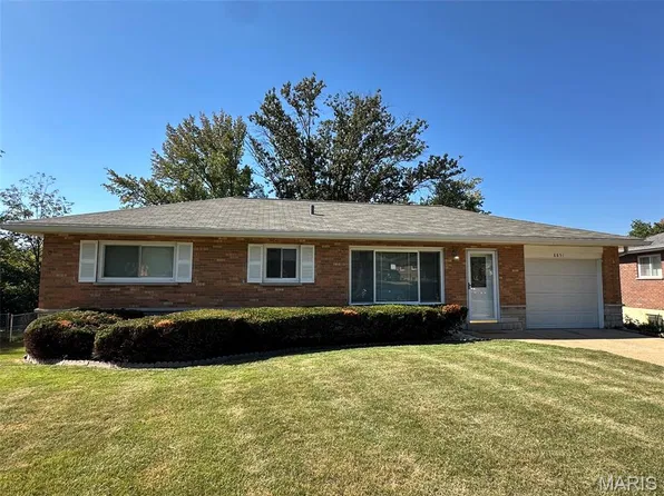 8851 Glen Rose Dr, Saint Louis, MO 63126