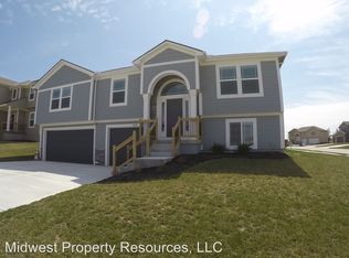 1248 SW Nagona Ln, Lees Summit, MO 64082