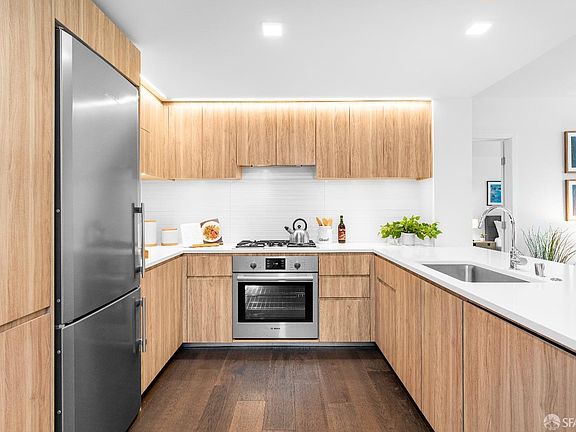 5th image of 1300 22nd St APT 215