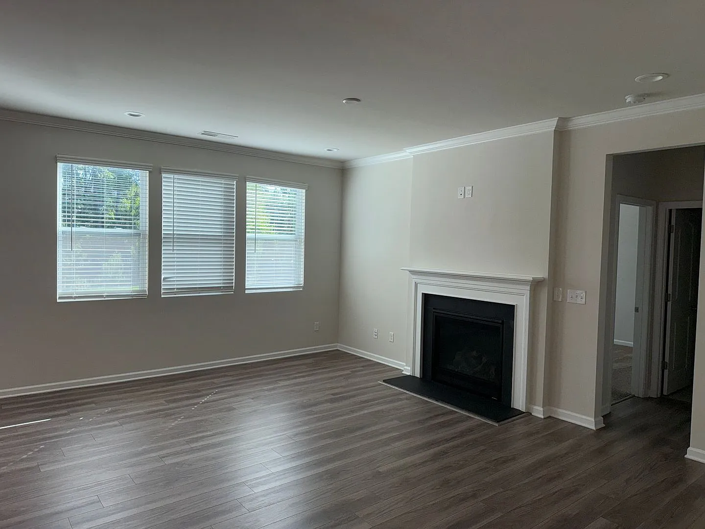 Stunning Five Bedroom Home In Magnolia Walk Huntersville! — Photo 2