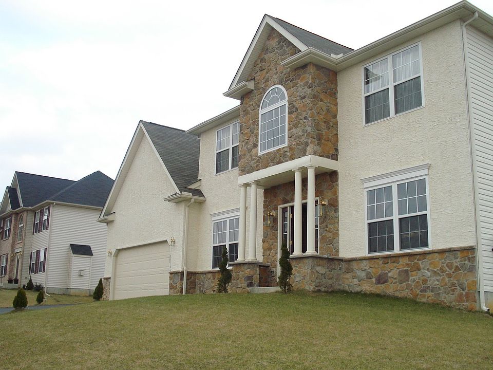 1st image of 840 Seneca Ln