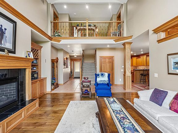 5th image of 3315 NE Renaissance Dr
