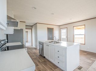 224 Huddleston Rd, Sunset, TX 76270