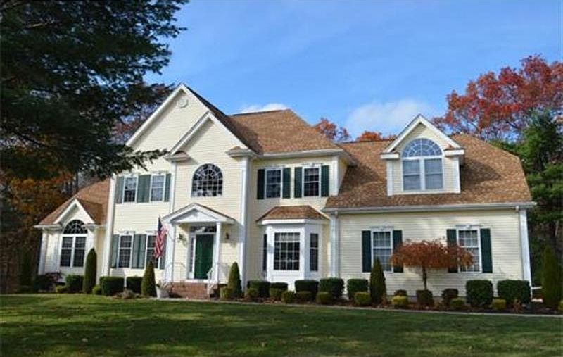 1st image of 20 Berkshire Dr