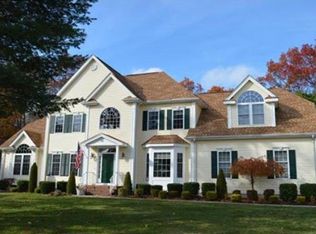 20 Berkshire Dr, Franklin, MA 02038