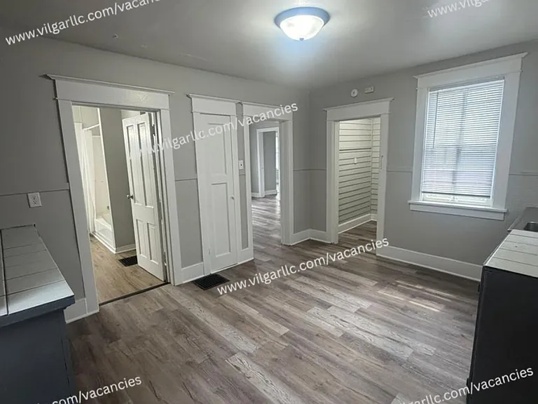 109 Columbia St — Photo 12