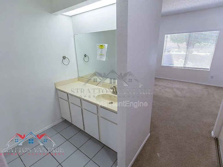 2035 S Elm St #110 — Photo 18