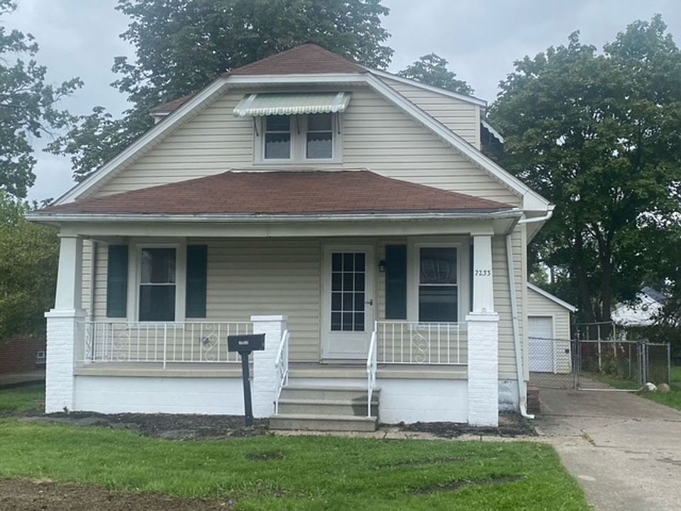 1st image of 2233 E 31st St