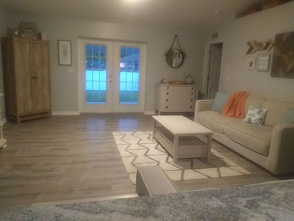 5th image of 2826 Woodland Dr