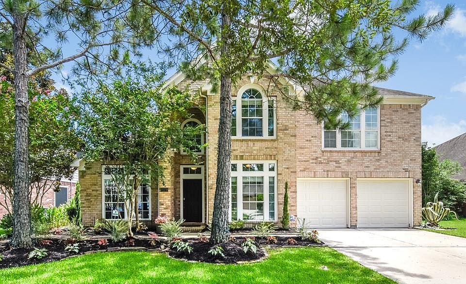 4/3/2 With 2 bedrooms down!