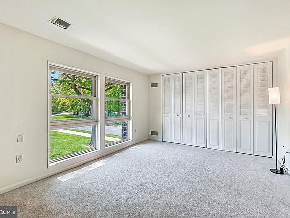 4th image of 3320 Gleneagles Dr #68-2A