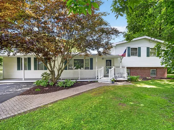 3061 N Triphammer Rd, Lansing, NY 14882
