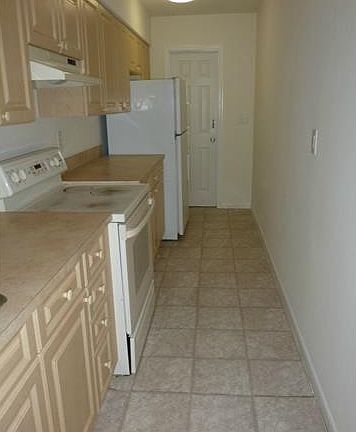 3rd image of 902 Leeland Heights Blvd W