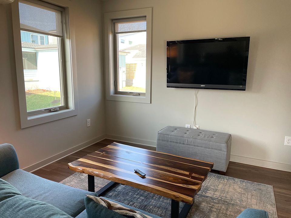 Smart TV. Storage in Cushioned bench