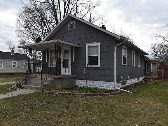 2nd image of 1305 Magnolia Ave