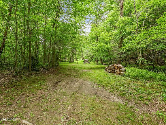 9th image of 610 Towee Falls Rd