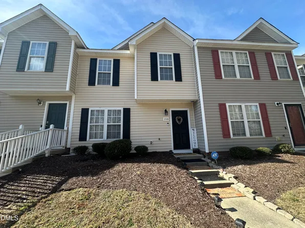 2106 Walnut Bluffs Ln, Raleigh, NC 27610