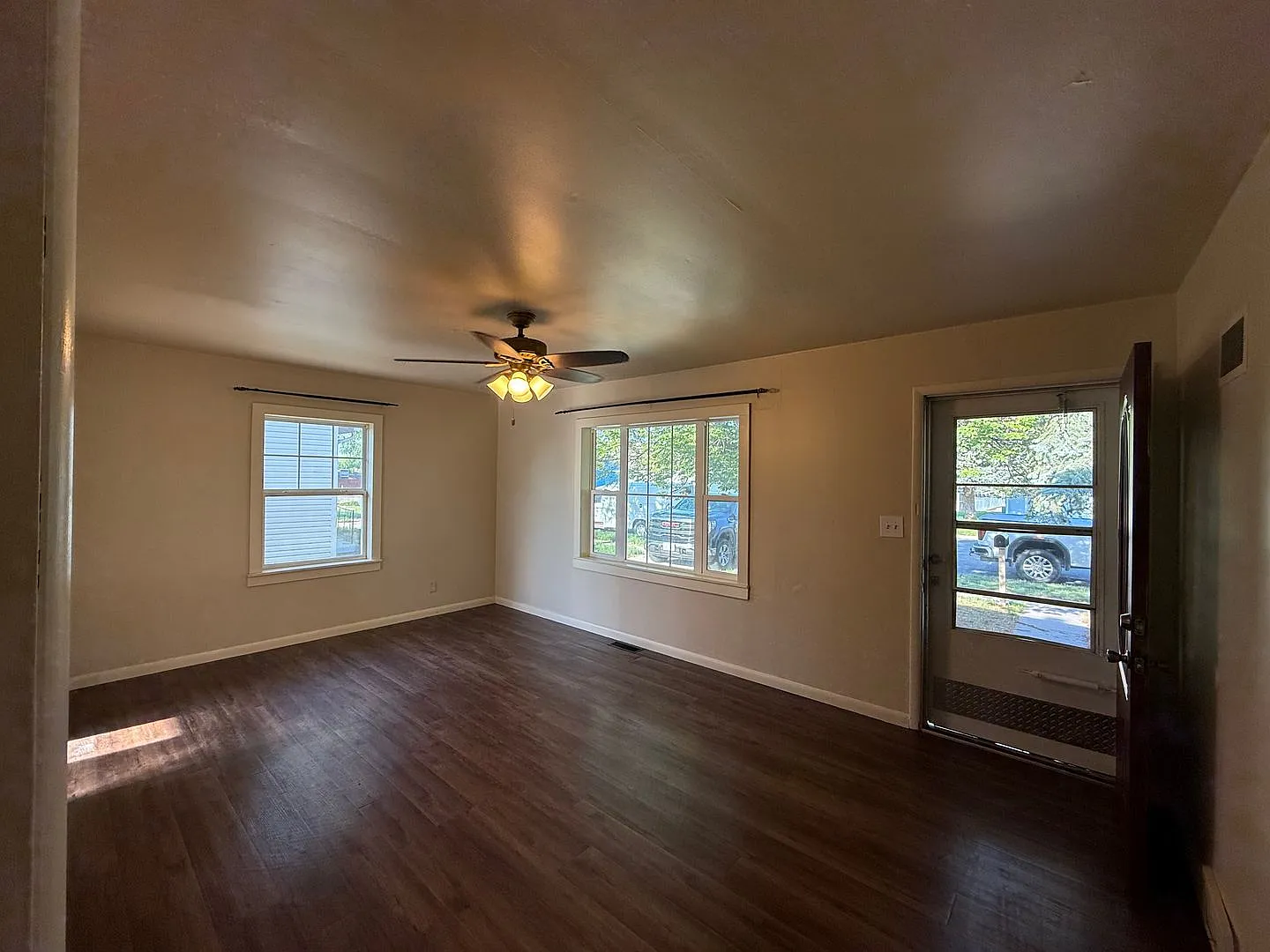 Two-bedroom, One- bathroom, dog friendly home located in Scottsbluff! — Photo 3