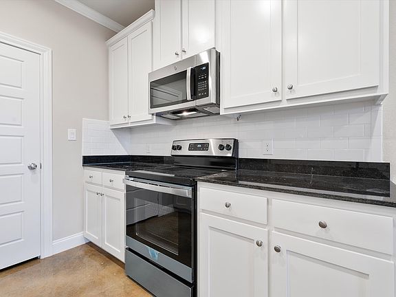 4th image of 2413 Sloan Cir #A