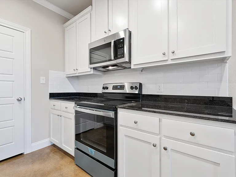2409 Sloan Cir #A — Photo 11