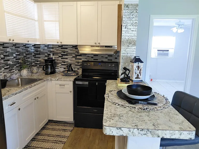 1431 SW 24th Ct #3 — Photo 2