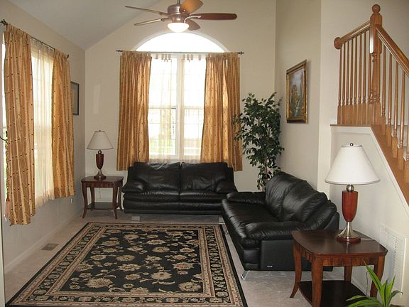 2nd image of 1300 Tamarack Dr