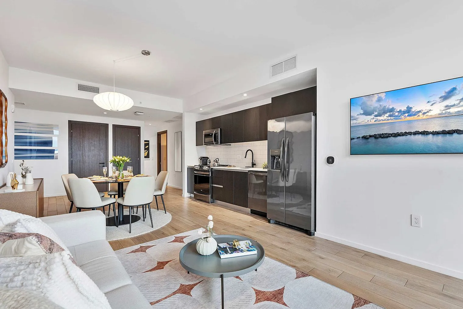3 bed, 3.0 bath, 1528 sqft, $9,150 — Photo 1