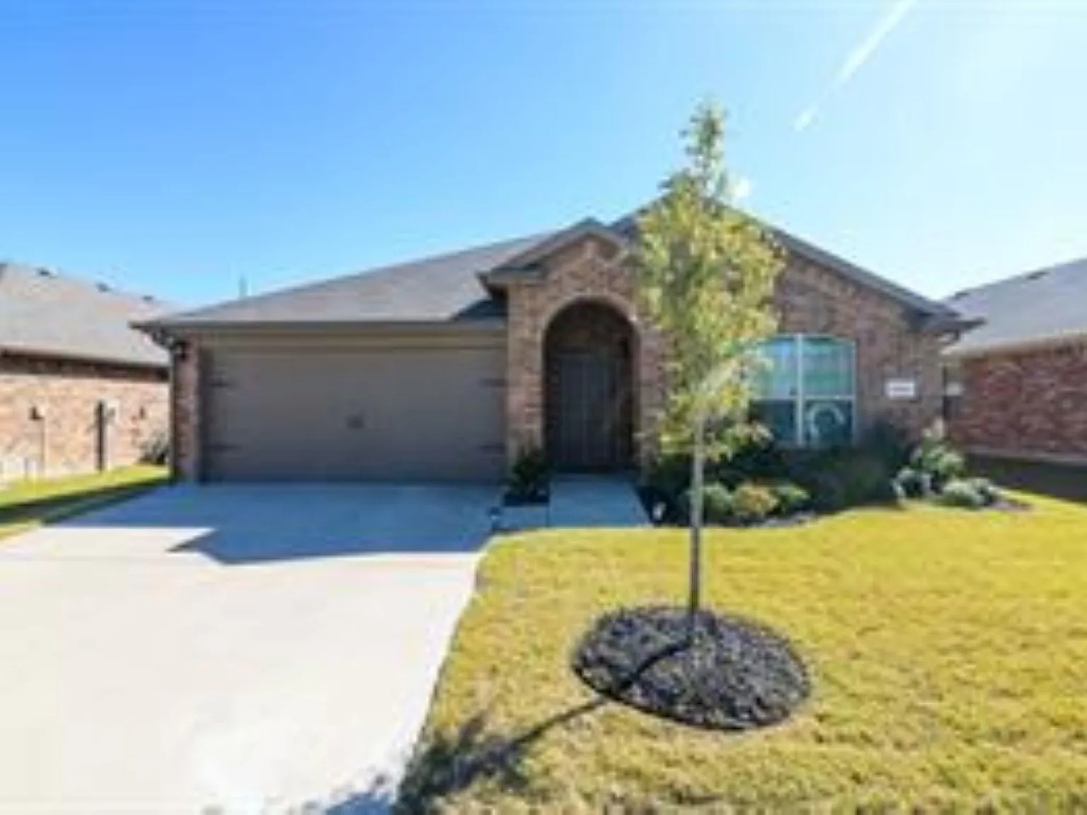 4 bed, 2.0 bath, 1561 sqft, $2,700 — Photo 1