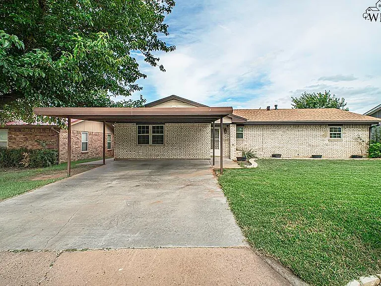 2905 S Bandera Dr — Photo 1