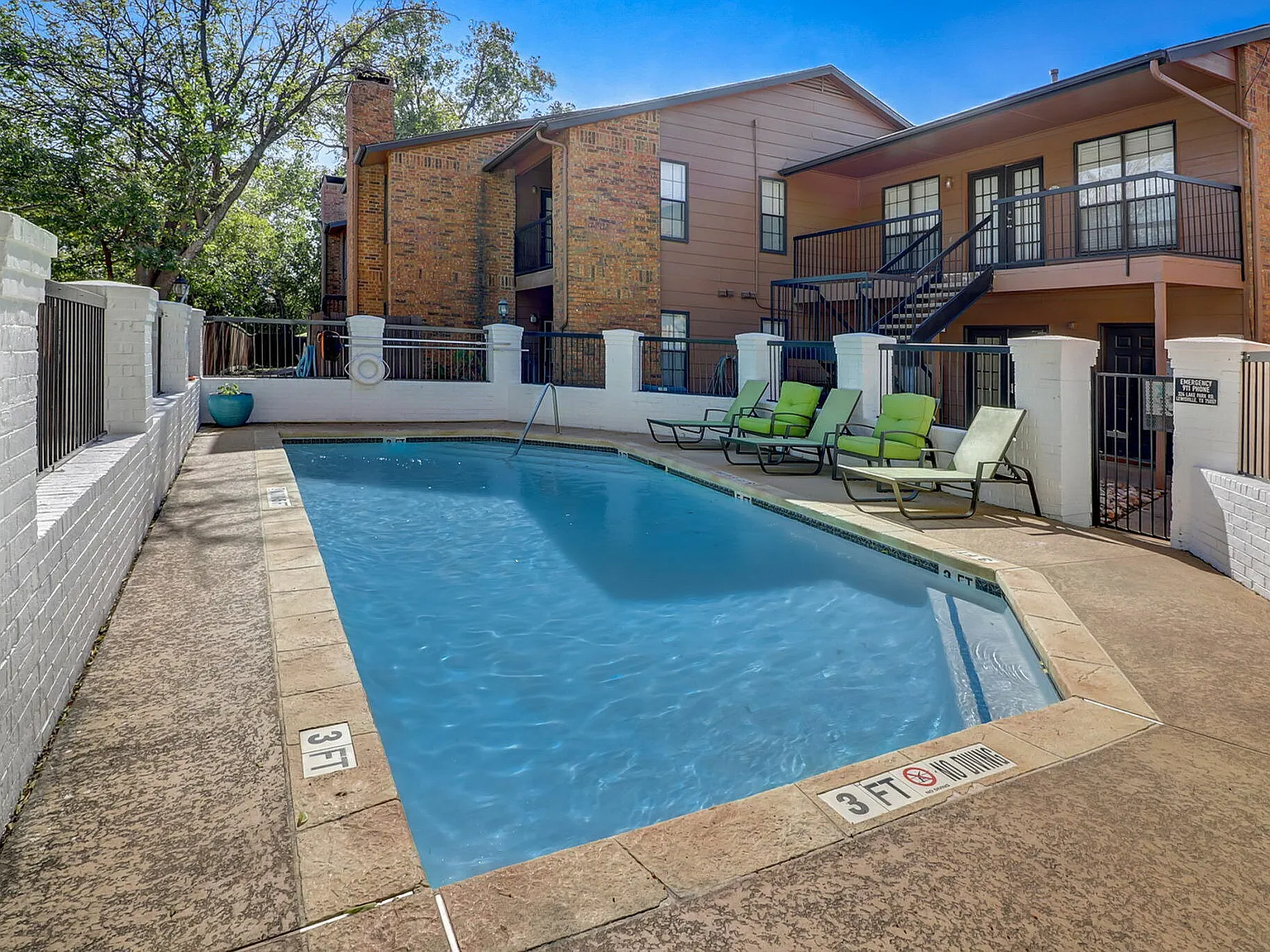 Lakeland Apartments — Photo 3