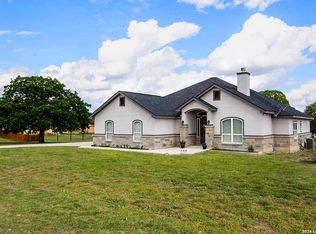 104 N Tranquility Dr, La Vernia, TX 78121