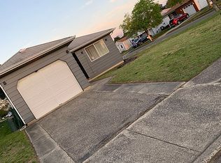 31 Boca Raton St, Toms River, NJ 08757