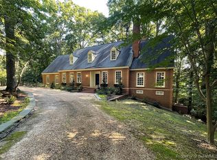 104 Lake Dr, Williamsburg, VA