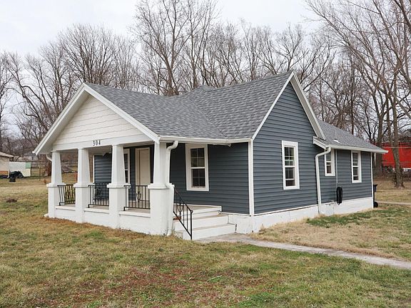 3rd image of 304 N Thurmond Avenue