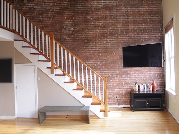 2nd image of 137 Washington St #1A-3