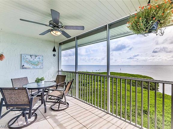 2nd image of 5343 Bayside Villas #44