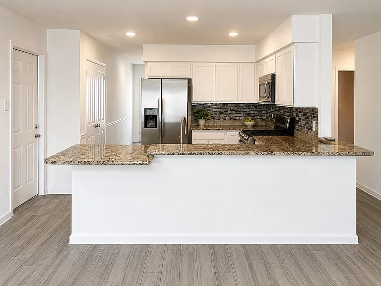 2170 Pilgrims Point Dr — Photo 3