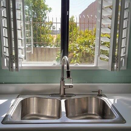 3rd image of 9960 Owensmouth Ave Unit 27