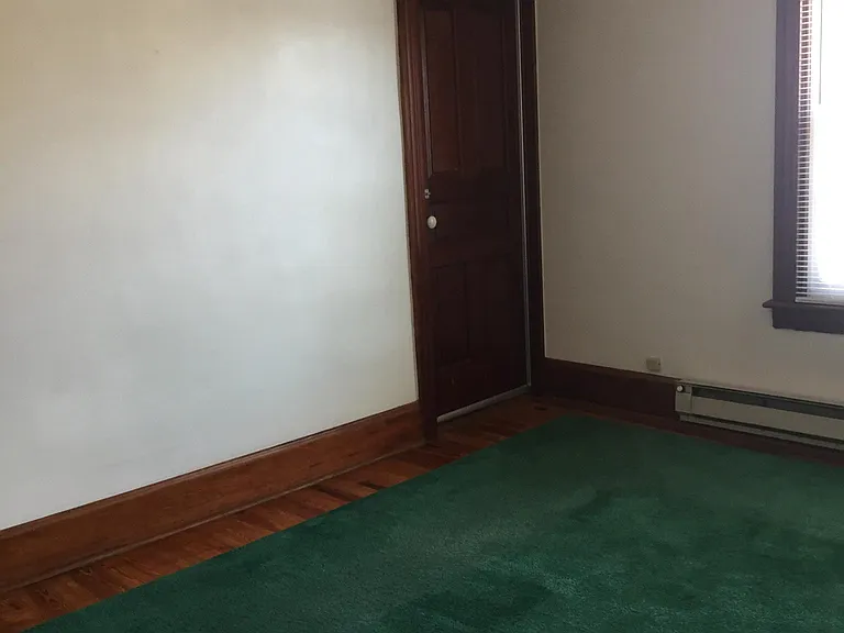 513 Moore St #B — Photo 6
