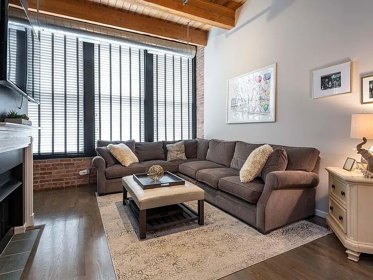 728 W Jackson Blvd #219 — Photo 7