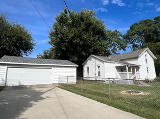 328 E Julia St, Clinton, IL 61727