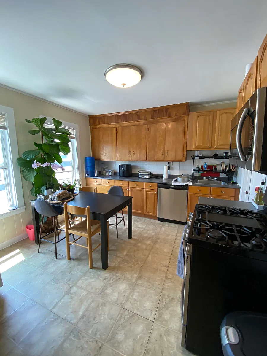 Building Photo - 258 Belmont St #3